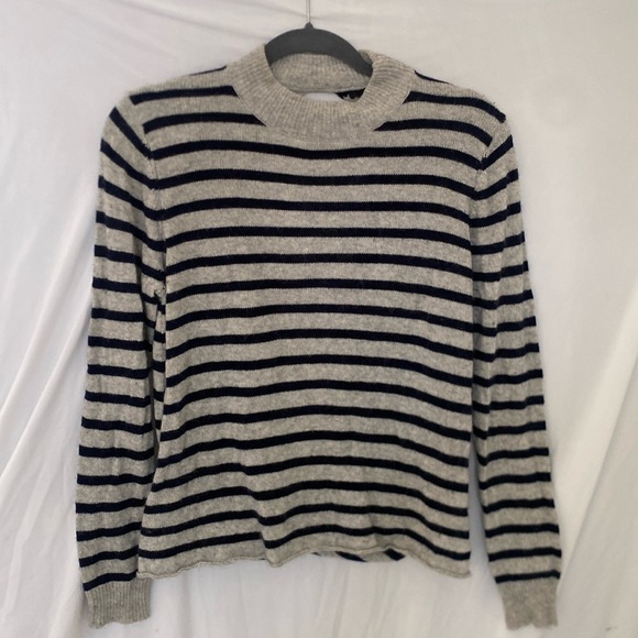 Olivaceous Sweaters - OLIVACEOUS STRIPED SWEATER with open back size large